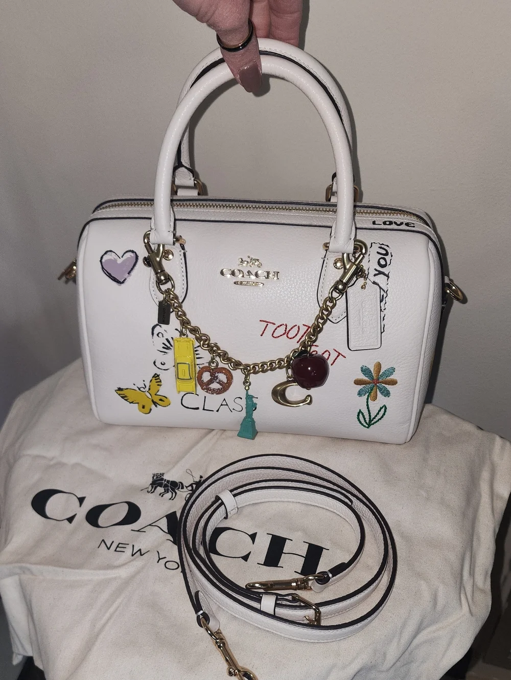 COACH White Pebbled Leather Rowan Sketch NYC Print Satchel Style CAK19 NEW